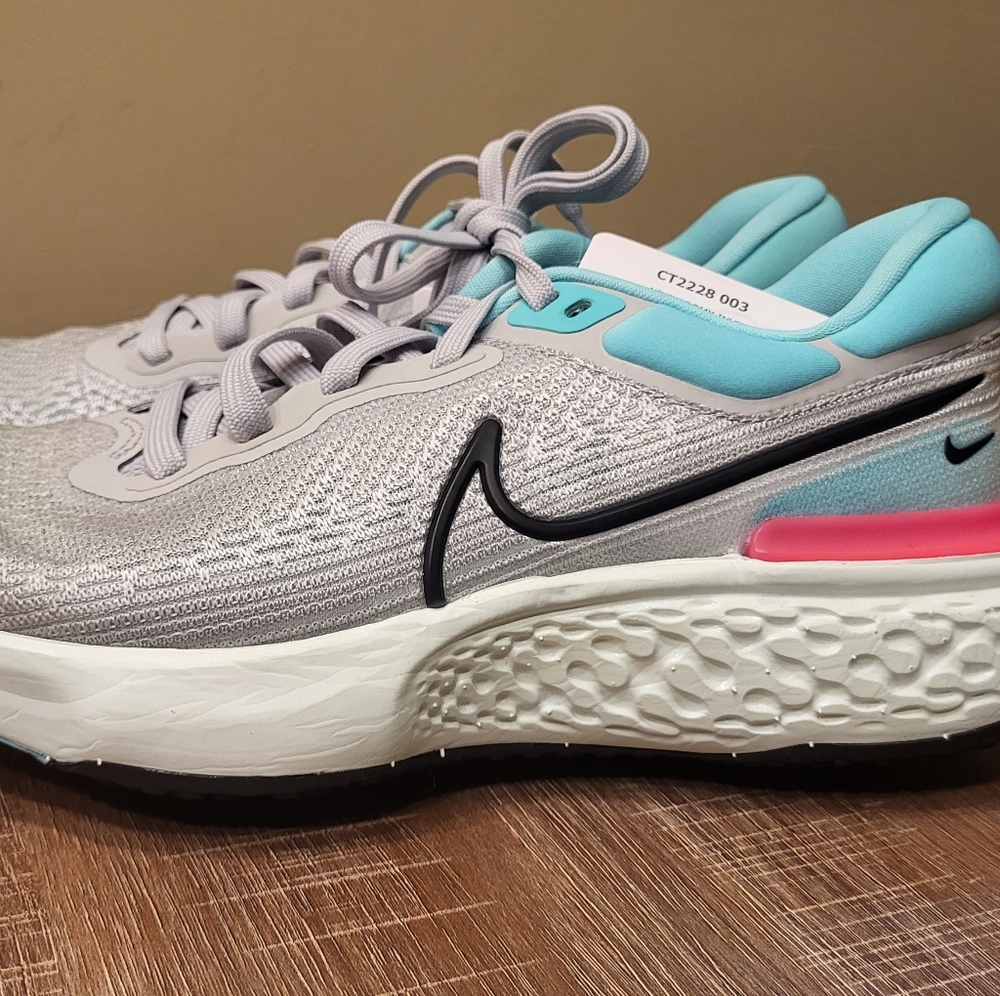 Nike men size 10 sneakers